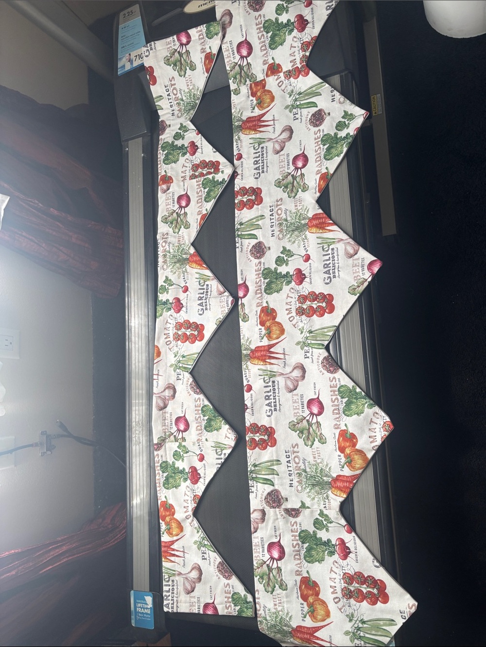 Vegetable Print Scalloped Kitchen Valance - Multi